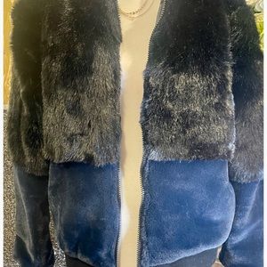 New John & Jenn Medium M Black Blue Faux Fur Bomber Jacket Womens Trendy Boxy